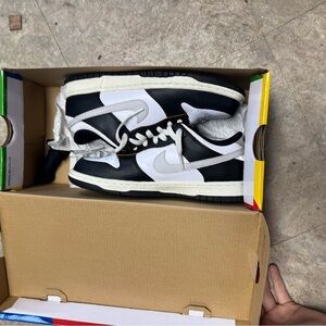 HUF san francisco dunks (size 7)